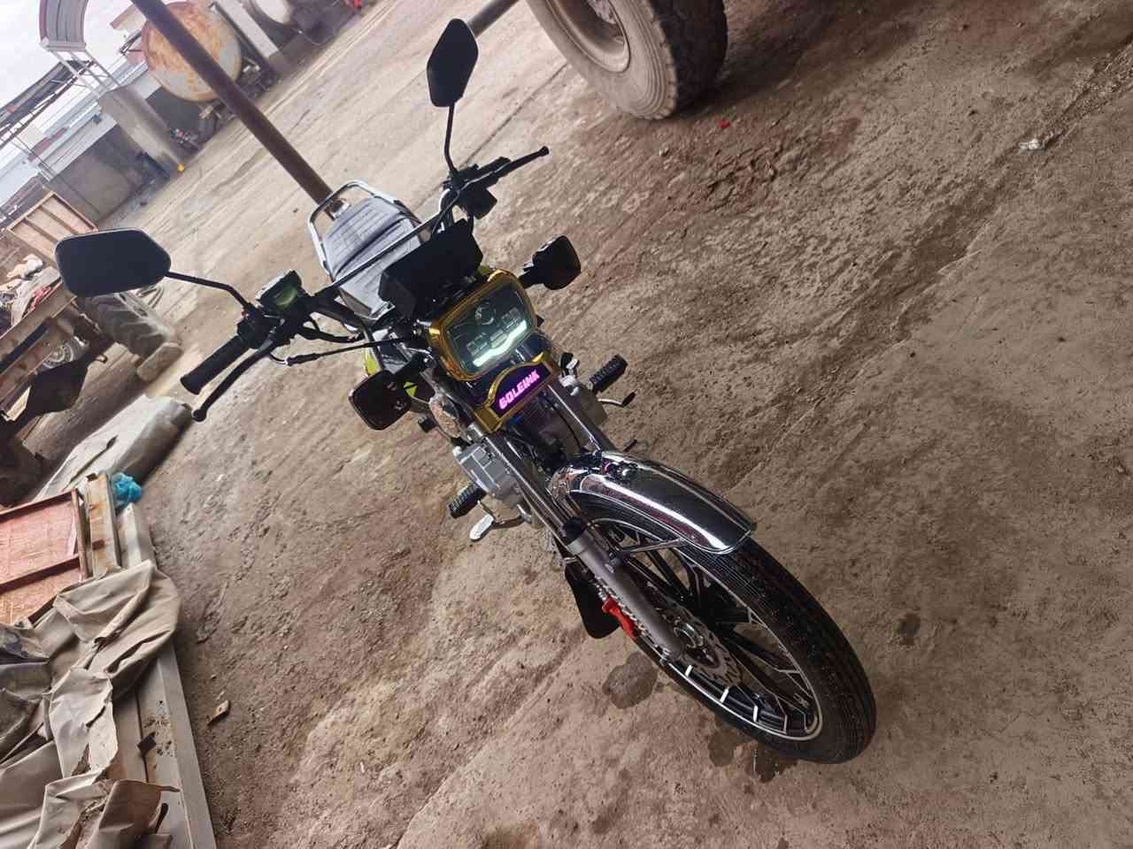 سلام عليكم
يوجد ماطور سونك الاصلي 
للبيع موديل 2025 اخو زيرو مستخدم شي قليل سعر خاص ونتصال الحاب يتواصل عنوان جنوب الموصل القياره قريه العوسجه
رقم ***********
