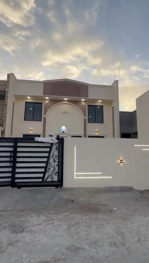 دار للبيع مساحه217م
دار للبيع 

تسليم مفاتيح مباشر.  بناء حديث. طابوك جمهوري  صب كونكريت 

السعر ب130وبيه مجال 

الطابق الاول 

غرفه نوم .  هول.  استقبال.     مطبخ. 

مجمع صحيات داخلي وخارجي. حديقه.  كراج سياره 

الطابق الثاني 

غرفتين نوم. +    بيتونه

 

عرض الشارع 10م تبليط 

طابو زراعي سند 25 تحويل مباشر باسم المشتري 

بابل ورديه داخل قرب الأمام سيد موسى
***********
عباس الصريفي العقارات
