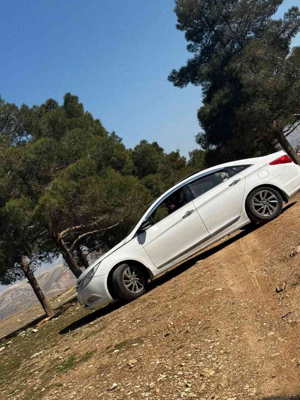 سلام وعليكم هونداي سوناته مديل ١٢ خليجي بس باب مرشوش فقط مكان السياره بصره سعرهه ١٢٥و   وبيهه مجال /***********
