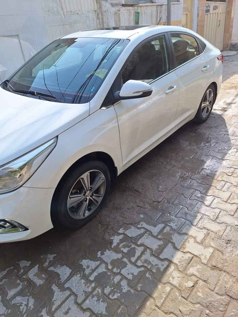 اكسنت 2019 خليجي رقم اربيل بأسم شركة تريد تحويل تريد وكالة 
السياره محرك 1600 دوش  
فتحة سقف 
ويل كب 
اشاير بالمري 
 وكامره 
الشباك نيكل 
تحكم ستيرن 
الوياله 4 دسك خمسه ويل كب 
داخل لونين بيجي واسود 
سويج عدد اثنين  ماشيه 118
بيه بارد من باب السايق الى الباب الخلفي وبارد بخشم البنيد  سعرها 126 وبيه مجال
المكان النجف  *********** اتصال او واتساب النجف, العراق
