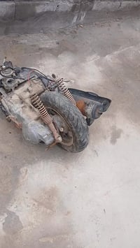 مكينه دراجه فراشه طافيه للبيع السعر 60الف وبيه مجال  الاتصال 077770893...