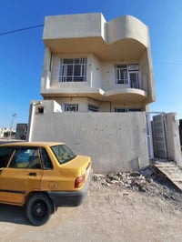 بيت للبييع  كربلاء _ حي الحوراء _ شارع كربلاء بغداد مقابل عمود ٣٧  بنا...