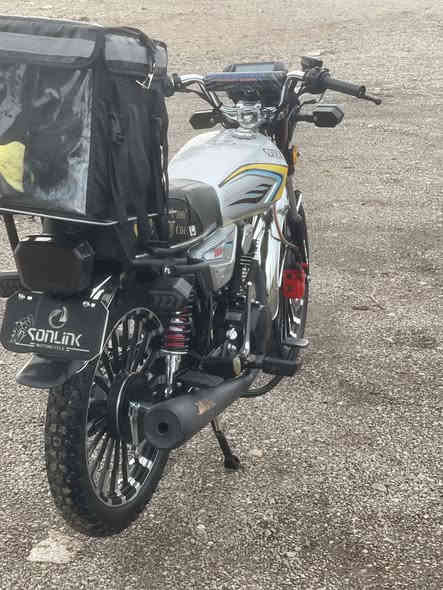 سلام عليكم دراجه للبيع موديل 2024شرط النضافه. محرك ما مفتوح.  شرط  شلعه او معدل شرط  دراجه تخبل   مكاني تكريت. عوينات  السعر 725بيه مجال ***********
