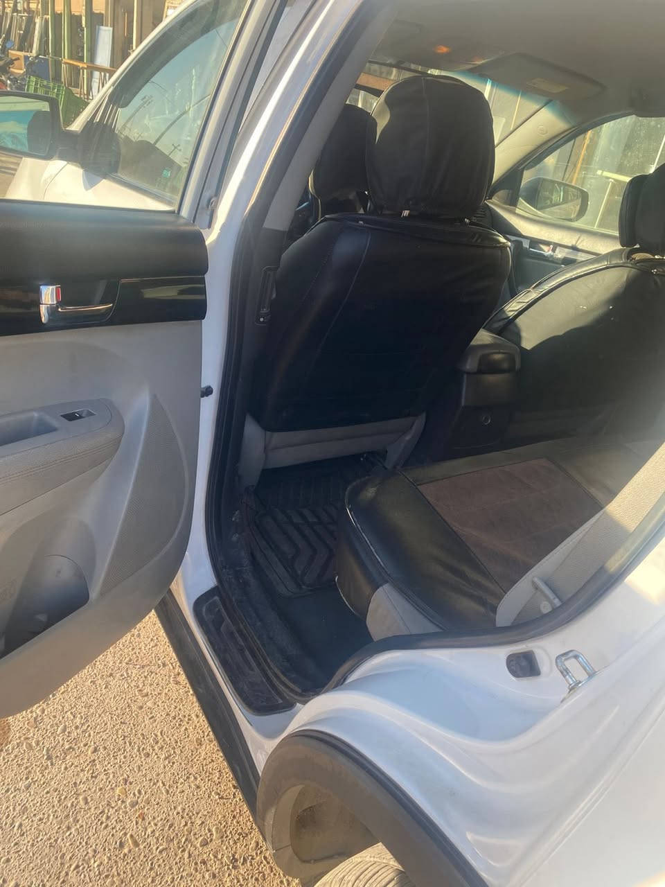 السلام عليكم. سورنتو للبيع سياره تخذها فحص سونار. والسياره باسمي.  تحويل ثاني يوم سياره مال كناي 
 سياره محرك وكير كفاله عامه  السعر. 138 وبيها مجال 
الاتصال ‭0780 791 2292‬
