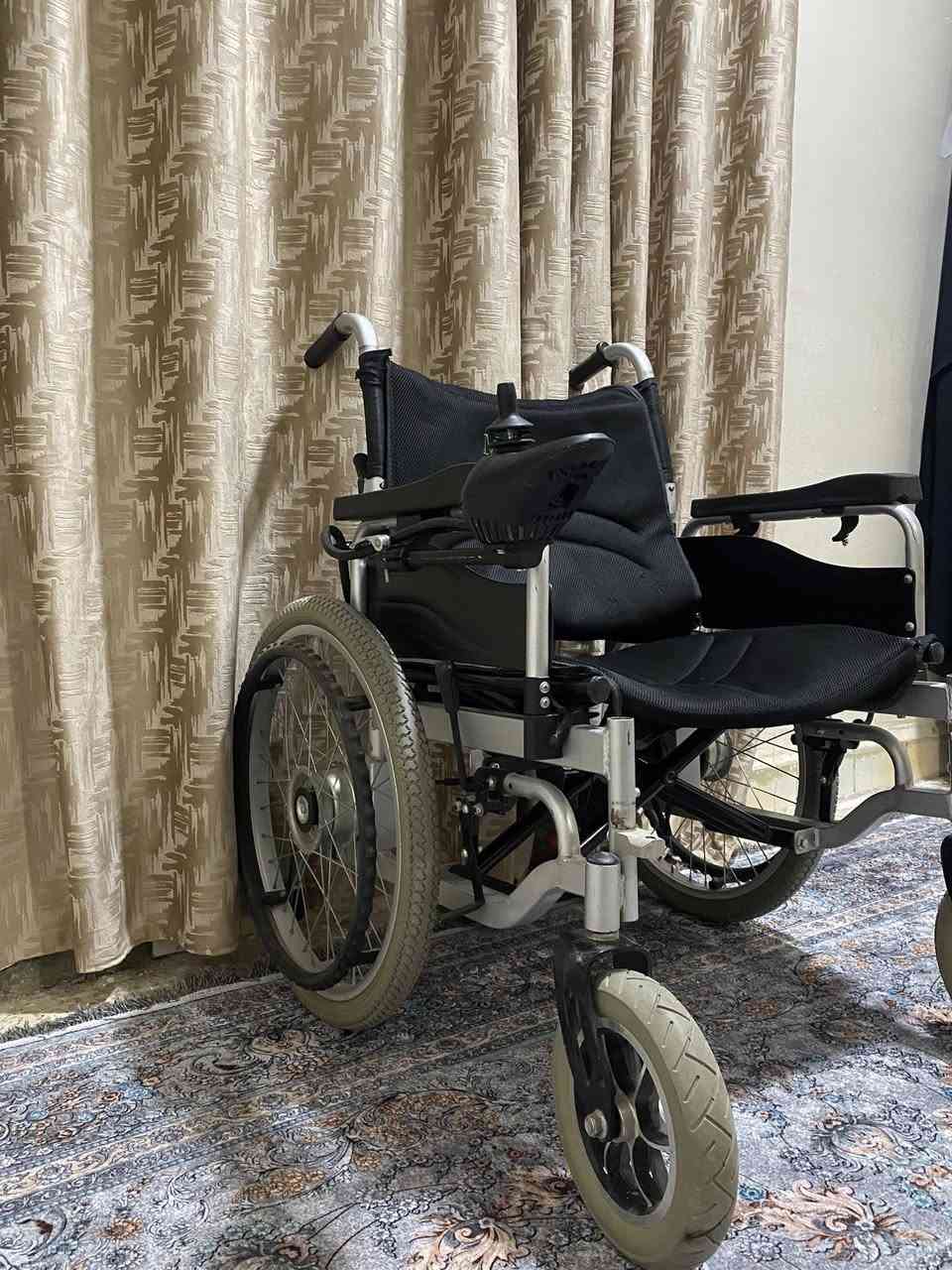 عربانه شحن للبيع بسعر 350 وابيه مجال تحتاج فقط باتري شاحنه موجوده لاستفسار عله هاذه الرقم +964 788 155 6936
