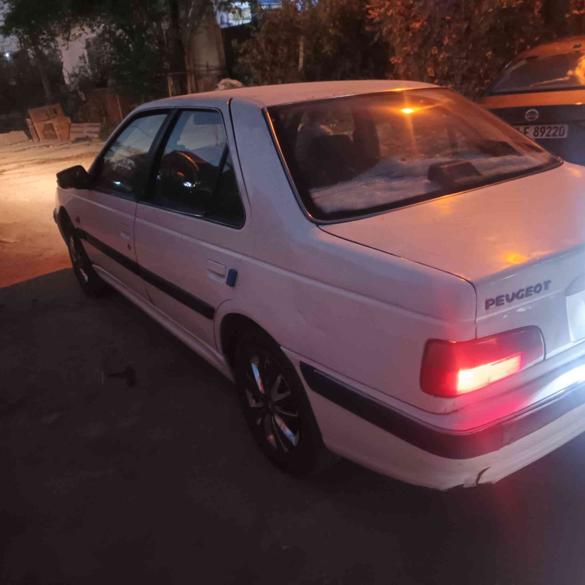 سلام عليكم
شباب بيجو بارص أ
باسمي موديل٢٠١٣ 
السعر ٣٨ وبيه مجال
الاسفسار***********
