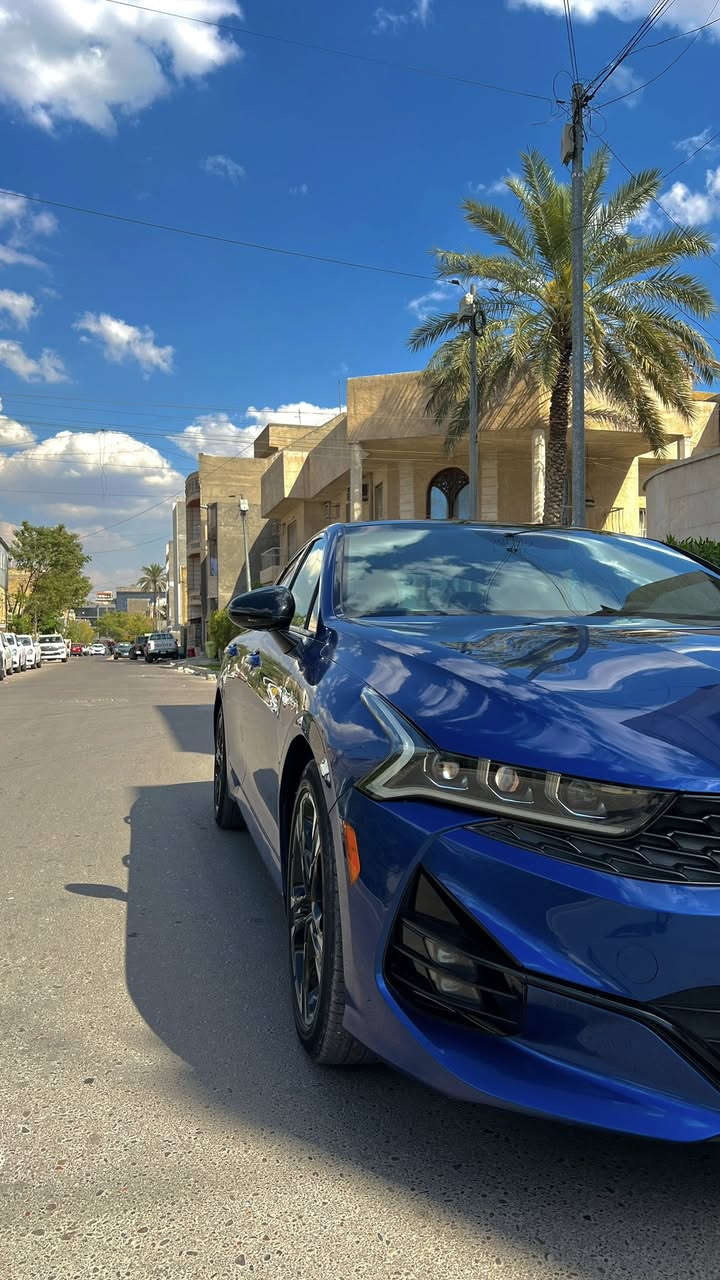 سلام عليكم  K5 GT line موديل 2022  1.6 توربو فول للاخير بنوراما و 3 عدسات لون جويتي ماشيه 47 الف حادثها جاملغ جهة السايق وحافة البنيد بدون ايرباك صور الحادث والسونار موجودات رقم بغداد بأسمي
مكاني بغداد الاعظمية  السعر 188 وبي مجال بسيط   ***********

بصمه
بنوراما
تشغيل عن بعد مع التبريد
الاضاءة الداخلية ايماء يعني بدون لمس مجرد تقرب ايدك
شحن هاتف لاسلكي 
قياده ذاتيه ؏ الخطوط السريعه
هاند بريك بصمه 
ابل كار بلي و اندرويد اوتو 
مثبت سرعه 
نضام ABS
مانع انزلاق
حساس أطارات 
بك لايت ليد
شاشة الكبيرة
سماعات شركة Kia
كشافات امامي
شاشه اعطال
ويل كروم لونين
رادارات امامي وخلفي 
مراقبة النقطة العمياء
رادار الخطوط البيضاء 
اشاير بالمري
كشنات جلد احمر اسود
مقعد للسائق قابل للتعديل كهربائياً
لايتات ‏3 عدسات 
نضام قياده أيكو + سبورت +سمارت +نورمال
بلوتوث + aux + usb
فول تحكم ستيرن
كير أوتو + عادي
اوتو بريك 
‏ ‏الخريطة🗺📍
Led + زينون + كشافات 
السياره فول رادرات
‏AUTO Hold
تصميم خارجي رياضي
نظام الملاحة
مصابيح خلفية LED
مصابيح ضباب LED

عليها انارة داخلية الياف اصلية محيطية دشبول و 4 بيبان تكدر تغير اي لون من التليفون براحتك

