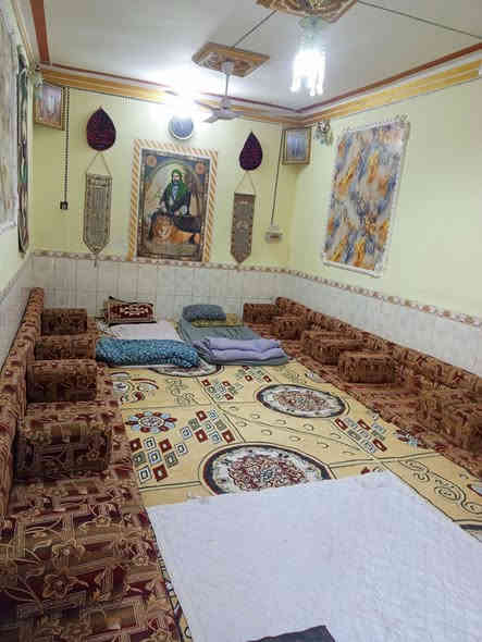 بيت للبيع طابو صرف على المبادره الموقع حي العسكري الترابي مقابل الطاقه الجديده  المساحه ٢٠٠ متر يحتوي على طابقين الطابق الاول ساحه خارجيه و صحيات  وستقبال وصالتين يحتوي على ٢ غرف ومطبخ حار + بارد   الطابق الثاني يحتوي على ٢ غرف و صاله وساحه   الرقم للاستفسار ***********
