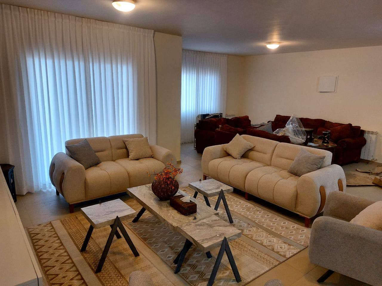 صبايا موجود هاد طقم الكنبيات جديد مش مستعمل بدي ابيعه بسعر العرض 
المعني فيها يتواصل معي على الخاص


**إذا كنت صاحب هذا الإعلان وتريد حذفه لأي سبب، رجاءا أرسل رسالة إلى الدعم الفني**