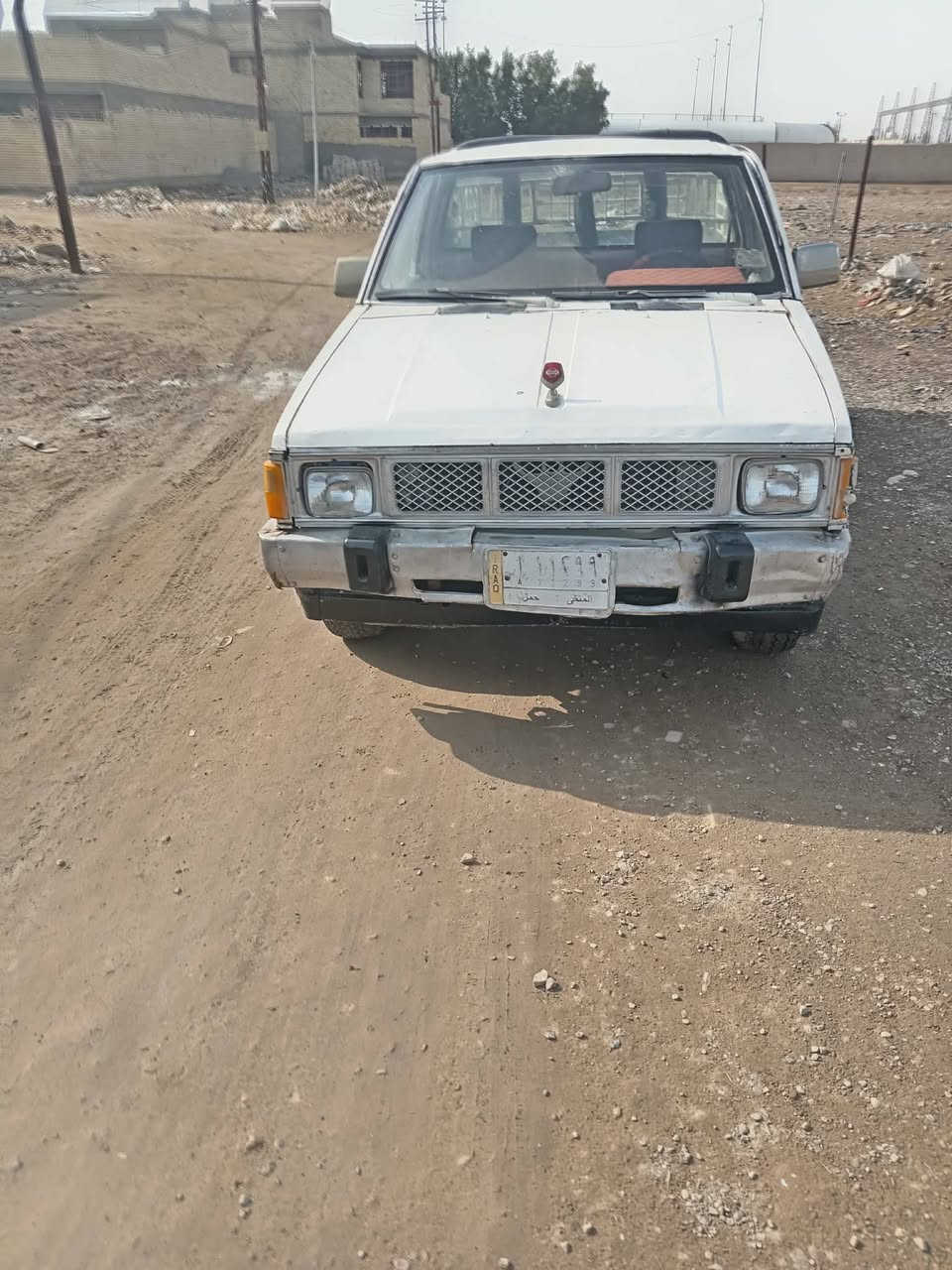 سلام عليكم نيسان موديل 92تك نضيفه محرك وكير وشاصي شرط من عدا صبغه جماليه مكفوله من اي عيب رقم مثنى راعيه يريد تحويل تريد وكاله اسويلك مكان سياره بغداد المين ***********رقم ***********السعر 30
