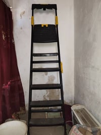 اخوان عدي هاي الغراض كدامكم ادبيعة الي يريدهن هذا رقمي 07856921466