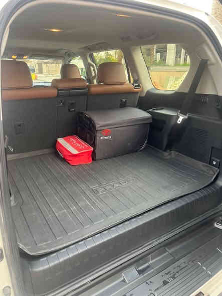 السلام عليكم من رخصه مدير لكروب 
برادو سبعينيات    موديل 22 ماشيه 14 اخت الزيرو السياره مكفله من كلشي  
مكان السياره بغداد الاساتذه للاتصال ***********
