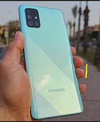 كلكسي A71 للبيع نظيف كلش على ايد وحده مبدل فقط فلاته شحن كارتونه موجود...