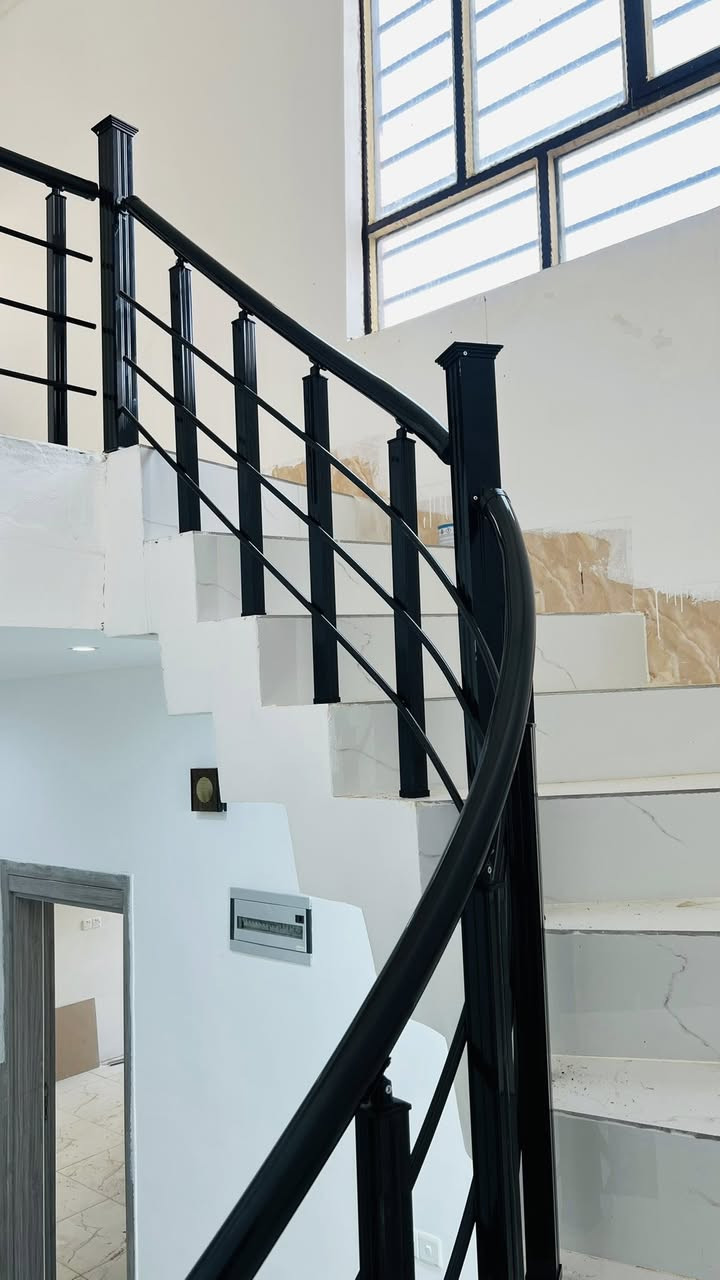 أعمالنا مستمرة ومتواصلة 😊⚒️🏠
جانب من أعمالنا  في كركوك/العمل الشعبي
 ومبروك لأصحاب الدار🌹

تم تجهيز المنزل بمحجر درج  بوري مربع مواد تركية💯💯
❎السعر مناسب جداً
❎يتميز بالمتانة
❎مقاومة عالية ضد الصدأ

متوفر لدينا كل أنواع المحجرات بكافة الألوان والأشكال 
مربع ودائري وكذلك الجام والملكي
دقة وضمان في العمل والمواد
الأسعار مناسبة جداً وتنافسية. وبنظامي القسط والنقد
شعارنا الدقة والأتقان في العمل💪

للأستفسار
***********
 *********** واتساب
