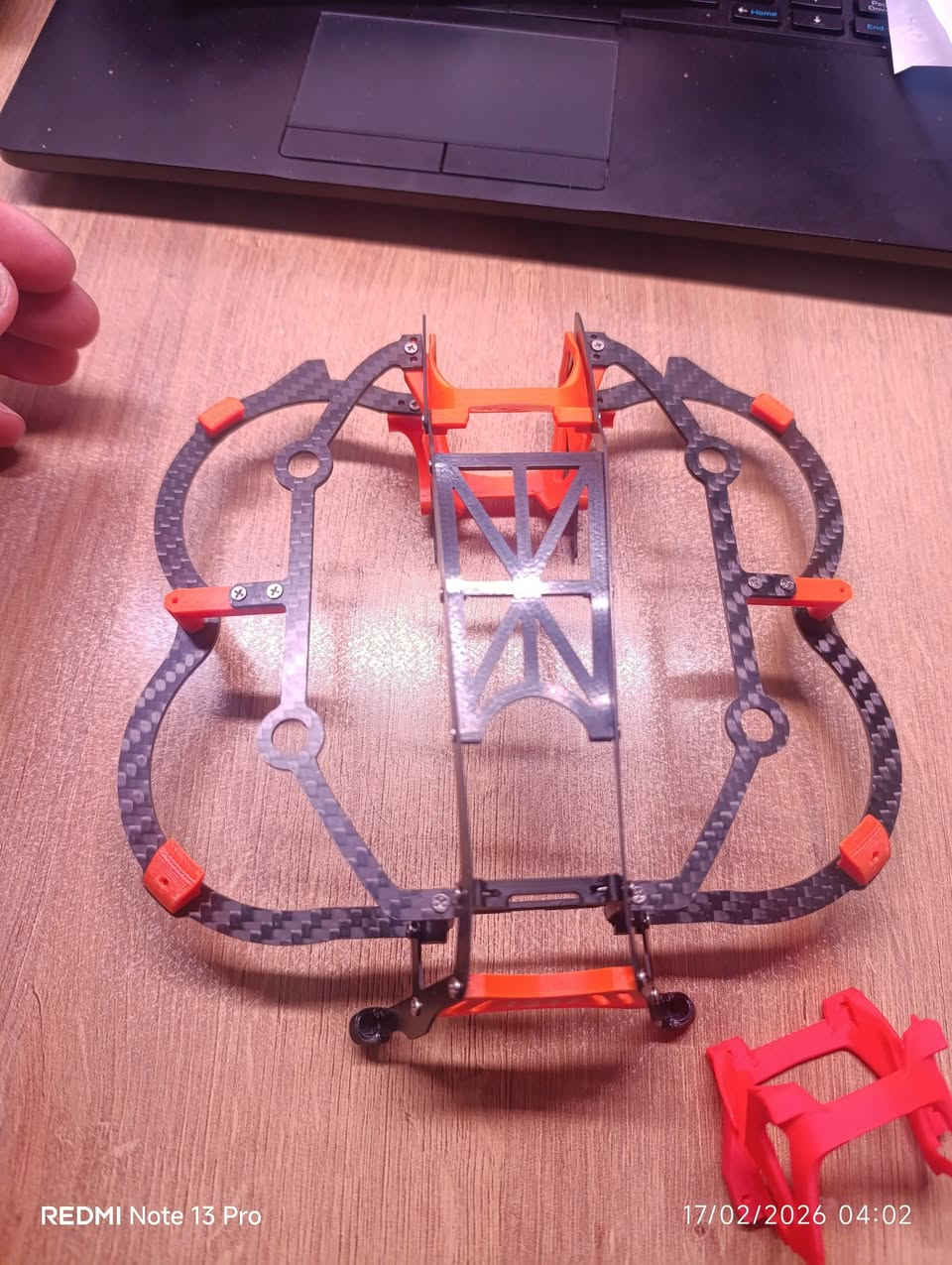 العنوان: حماية وفخامة لطائرتك! ✈️
​للبيع: فريم (إطار) DJI Neo 2 مصنوع من الكاربون فايبر (Carbon Fiber) الأصلي.
تصميم هندسي مميز يجمع بين خفة الوزن والصلابة العالية لحماية الدرون من الصدمات. قطعة نادرة واحترافية جداً لمن يبحث عن التميز.
​📩 للاستفسار عن السعر والتفاصيل، يرجى المراسلة على الخاص.


**إذا كنت صاحب هذا الإعلان وتريد حذفه لأي سبب، رجاءا أرسل رسالة إلى الدعم الفني**