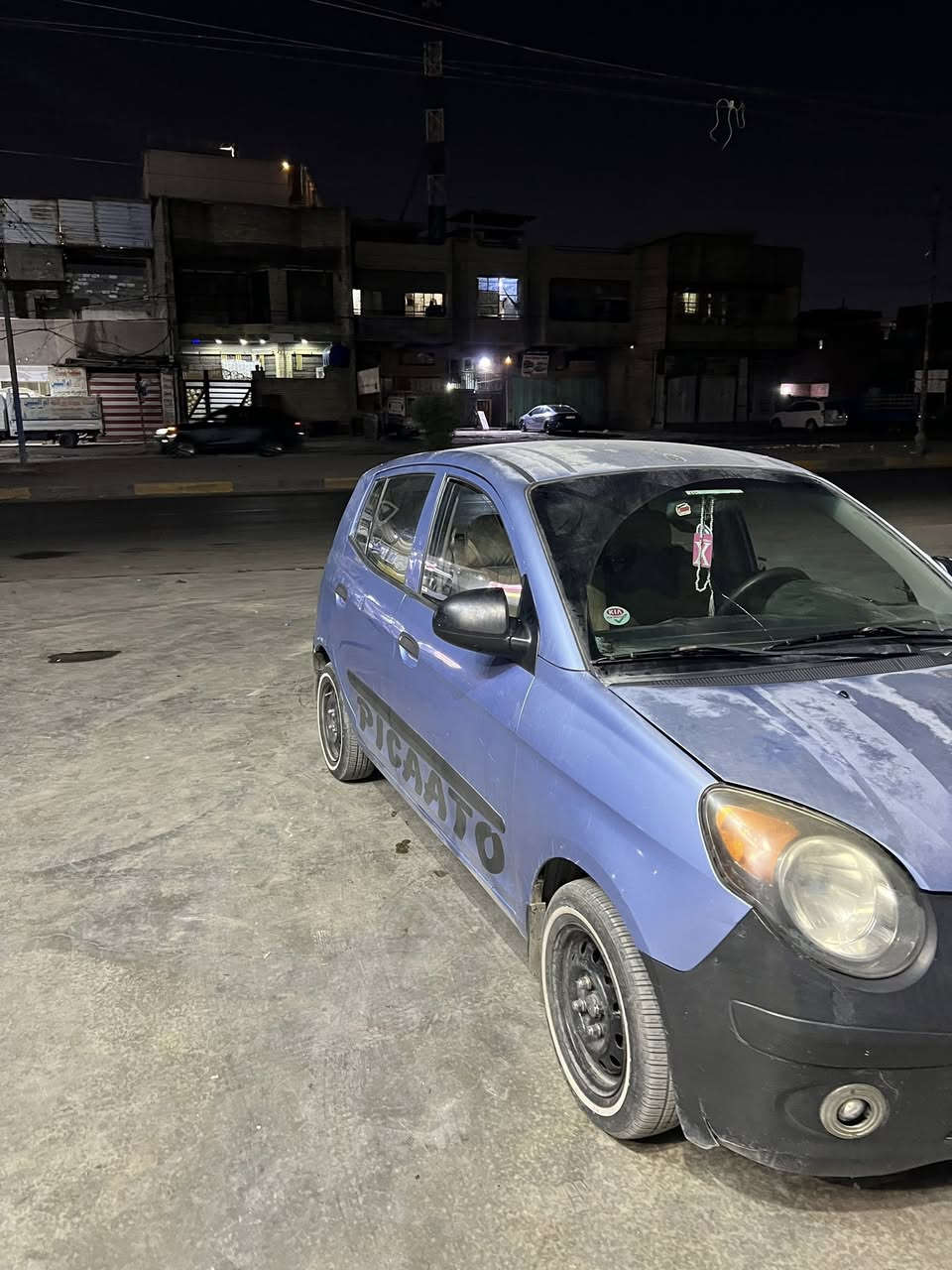 سلام عليكم كيا بيكانتو 2009السيارة خير من الله تبريد واكف ولباقي خير من الله كير عادي رقمها كلش حلو سعرها 53
عنواني بغداد مدينة الصدر 
***********
