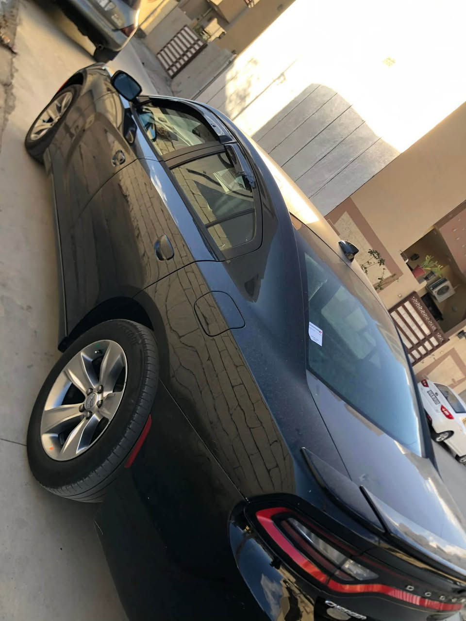 السلام عليكم  
جارجر 2016  SXT
رقم  اربيل سنويه  لحد 28  
موصفات  عاديه 
شاشه جبيره 
كشنات  جلد 
بصمه 
ويل بلادي 18 
السياره  داخله  كلين  حاليا بيه  التكمه  من جه السايق شبرين صبغ  بسبب قفل الباب
وبيه 3 سانتيم  تعديل بارد جاملغ  خلفي
سياره جاهزه من كلشي بدون نواقص 
مكاني كركوك  
السعر 193 بيه مجال 
*********** كركوك, العراق
