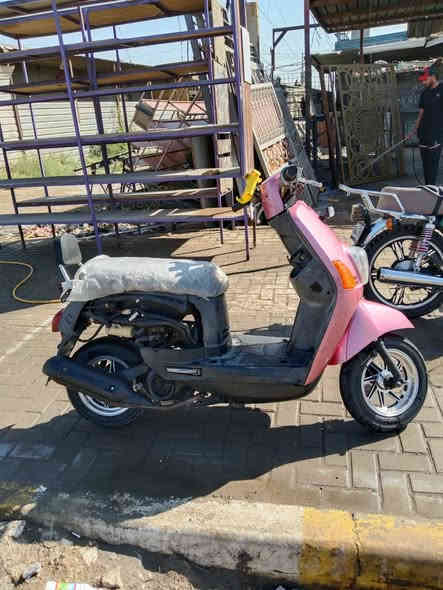 سلام عليكم دراجة بوليس نضيفه ڪݪشہ مكينه ما مفتوحه كهربائيات شغاله نقص بَسہ كفرات مال صفح والبالق دراجه جاهزه للخير تشتغل سفل وهندر السعر 550 وبيه مجال بسيط حك جيه المكان البياع شارع ضغط الرقم ***********
