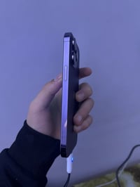 عندي آيفون ١٤ برو ماكس ذاكرة ٢٥٦ شرق اوسط بطارية٨٣ ما مفتوح ولا مصلح م...