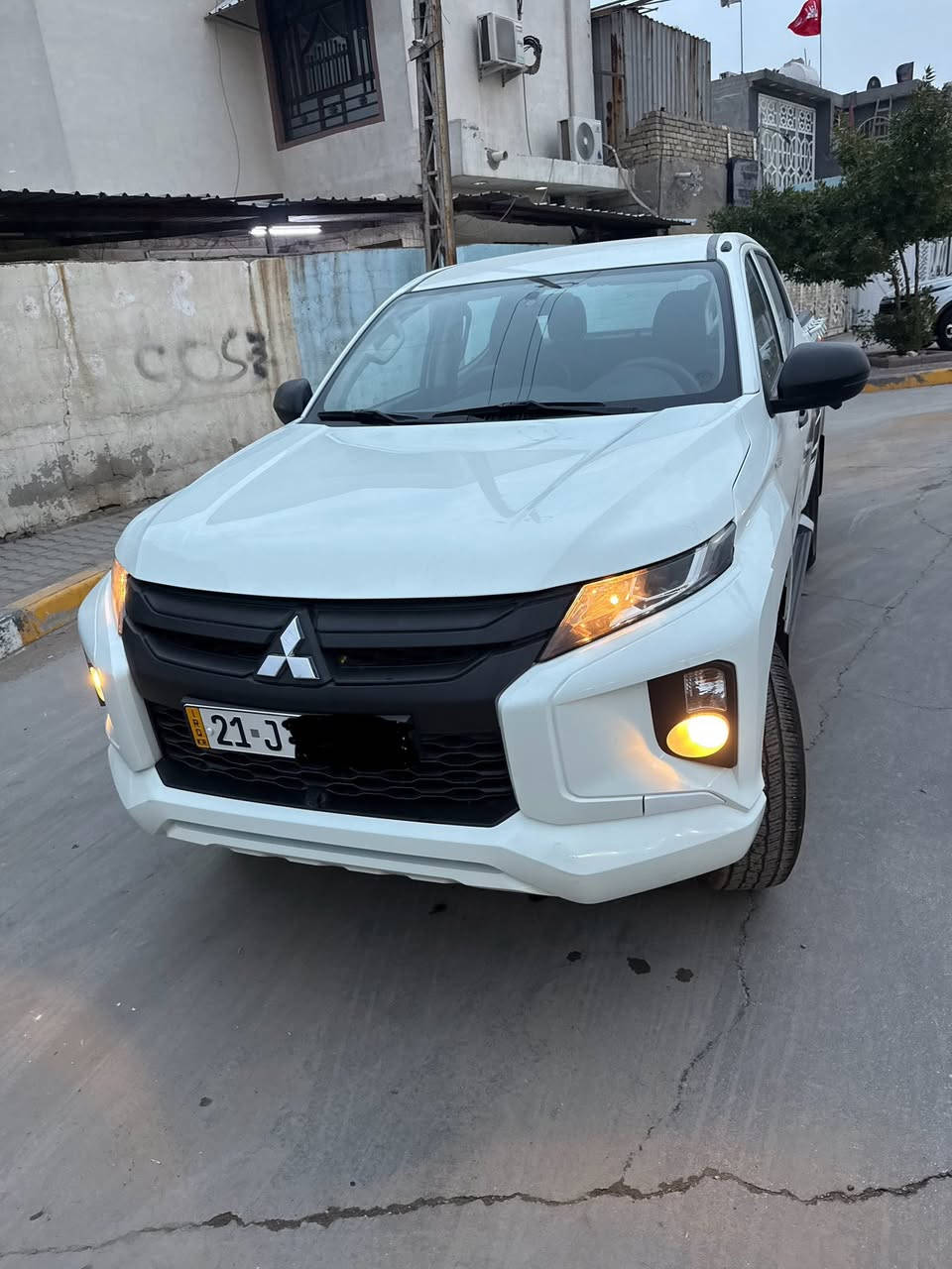 السلام عليكم ورحمة وبركاته للبيع بيكم متسيبوشي فور ويل كير عادي داخل احمر 4 كامرات دواره كشافات ويل كب رقم سليمانيه بسمي هزه وسنويه جديده هسه مجددهن مكفوله كفاله عامه فقط الدعاميه الماميه بيها فطر غيرها كفاله ماشيه 22 حقيقي سعرها 218 مكاني بغداد حي البنوك الاستفسار *********** مرارس حسب القناعه
