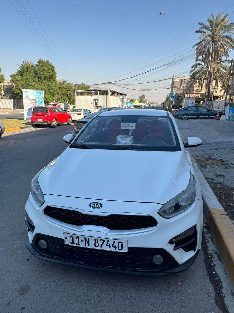 السلام عليكم سيراتو 2021  محرك 1600ماشيه 135 الف حقيقي السياره امبدله باب خلفي بلادي اصلي وبيه  بارد جاملغ الامامي هلال وبارد جاملغ الخلفي  على كد شبر سياره نظيفه كلش 
***********
