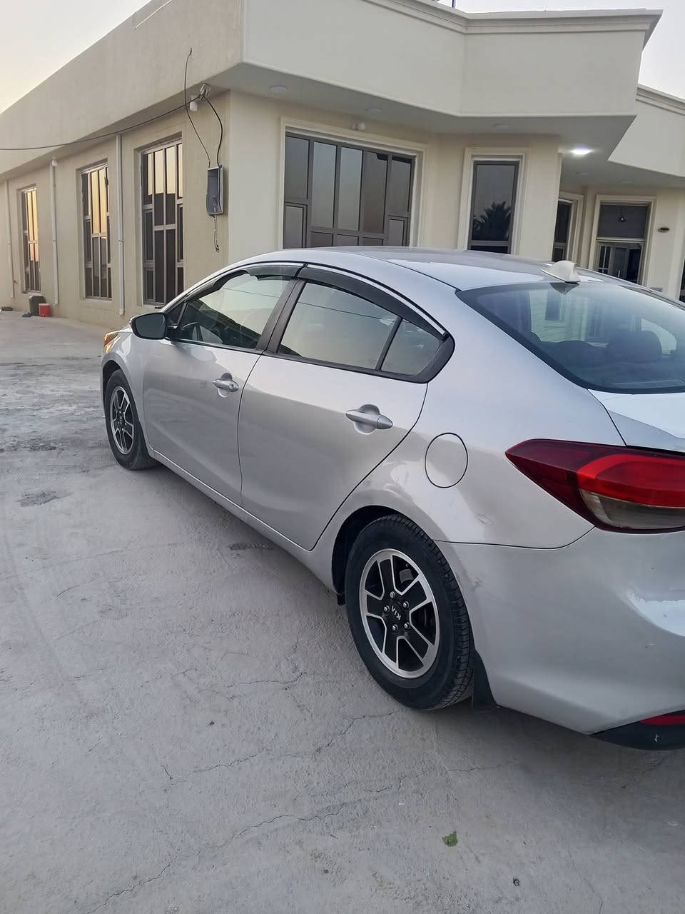 السلام عليكم ورحمه الله وبركاته
فورتي وارد امريكي موديل 2017.  رقم شمالي بسمي اني احول للمشتري محرك 2000. دوش مامفتوح ماشيه 108,   بيها صبغ أقل الحزام ابيع حزام بدون اي دواخل صور الحاث مرفقه جاهزه من كلشي كير محرك تبريد حداديه  السعر 95 بي مجال مكاني بابل النيل ***********.  بي واتساب
