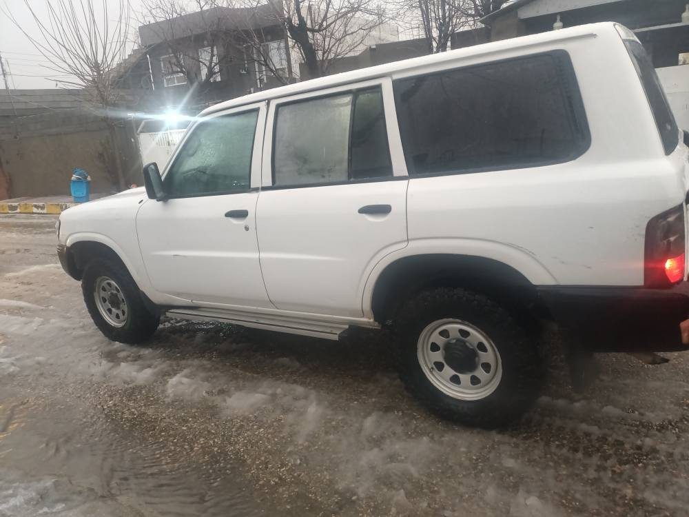 سه ره تابه ناوی خوای گه وره مهیره بان نیسان پاتڕۆڵ محسه ن بۆفرۆش 2002 کامل کاره بای ئه کسلی به شه رت جوارتایه ی لۆکی بۆبه سراوه گئڕومه کینه ی به شه رت سه نه وی نزیک ساڵئکه ته واوبوه خه رامه وته حویل به شه رت گئڕی عادیه به نزینه شانی داداوه به لای سایه قالای سایه قی بۆیاخه من به کامل بۆیاخ ئه ی فرۆشم شوئن ناوپئنجوئن  بۆسئعر به یوه ندی بکه ن ***********فای به ر بنجوين, السليمانية
