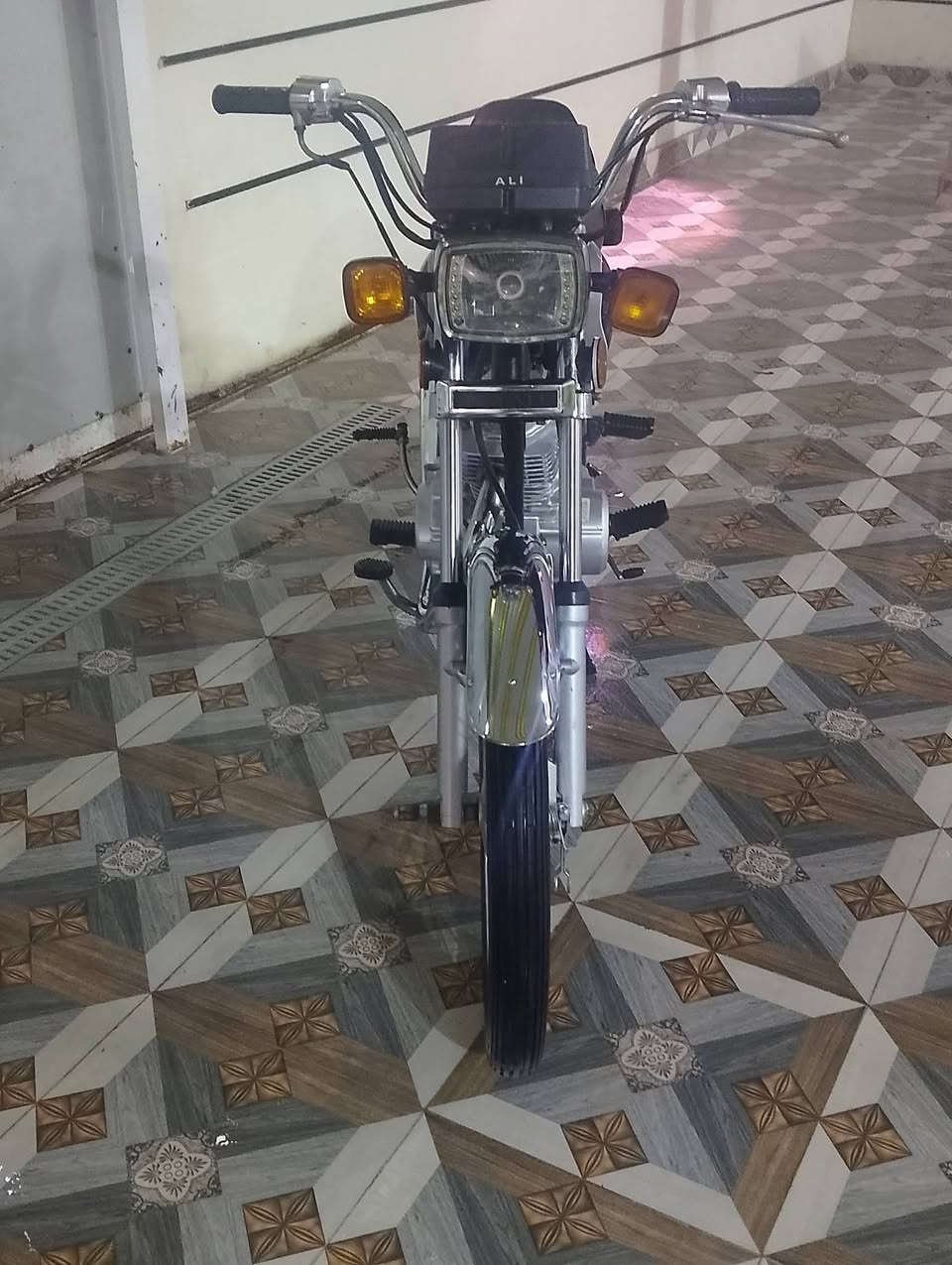 دراجه كلك مكفوله نامه شلامجه اصلي مامفتوحه دراجه كله جديده ماناقصه شي سوبايته موجوده  كربلاء  حي الامل مقابيل حولي سعره ٦٠٠وبيه مجال الطيبين


**إذا كنت صاحب هذا الإعلان وتريد حذفه لأي سبب، رجاءا أرسل رسالة إلى الدعم الفني**