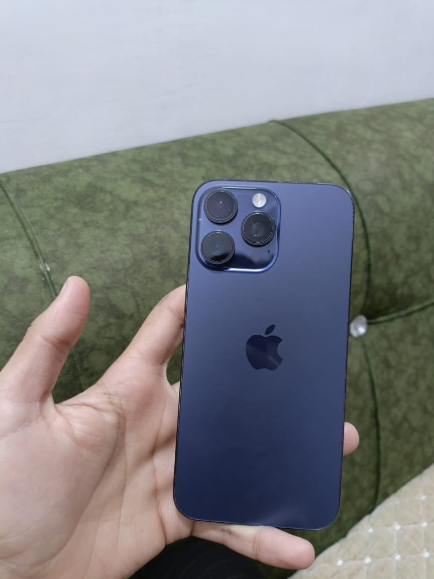 ١٥برو ماكس بطاريه 80 ذاكره256 من رخصه الادمن
ألون المميز التيتانيوم النيلي نضافه 90% 
الشاشه نوعيتها فول ألوانها دقتها بدون حواف وبدون إطار خارجي 
لمسها حلو بدون تعليك تجي تفحصها اقل تعليك يرجع الجهاز  أنطيك بي ضمان إذا علكت الشاشه عندك 
مكاني بابل المسيب السده متواجد قريب على المحاويل او العلكايه وقريب على الحسنييه يعني هذن المناطق الي يريده يتواصل على الرقم***********واتساب فقط
