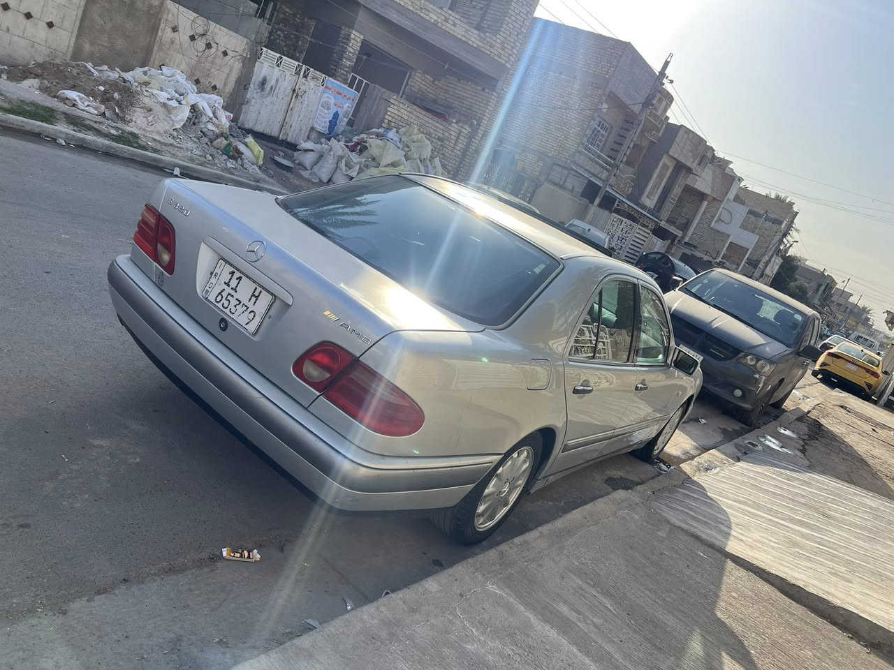 ام عيون 96السيارة جديدة كفالة عام مكينة كير صدر تبريد ثلج تخم تيرات جديد السيارة كلش حلو وترايهة حلو بيها كلير بلقمارة وبلبنيد فقط *********** السعر ٩٣ وبيها مجال المكان بغداد
