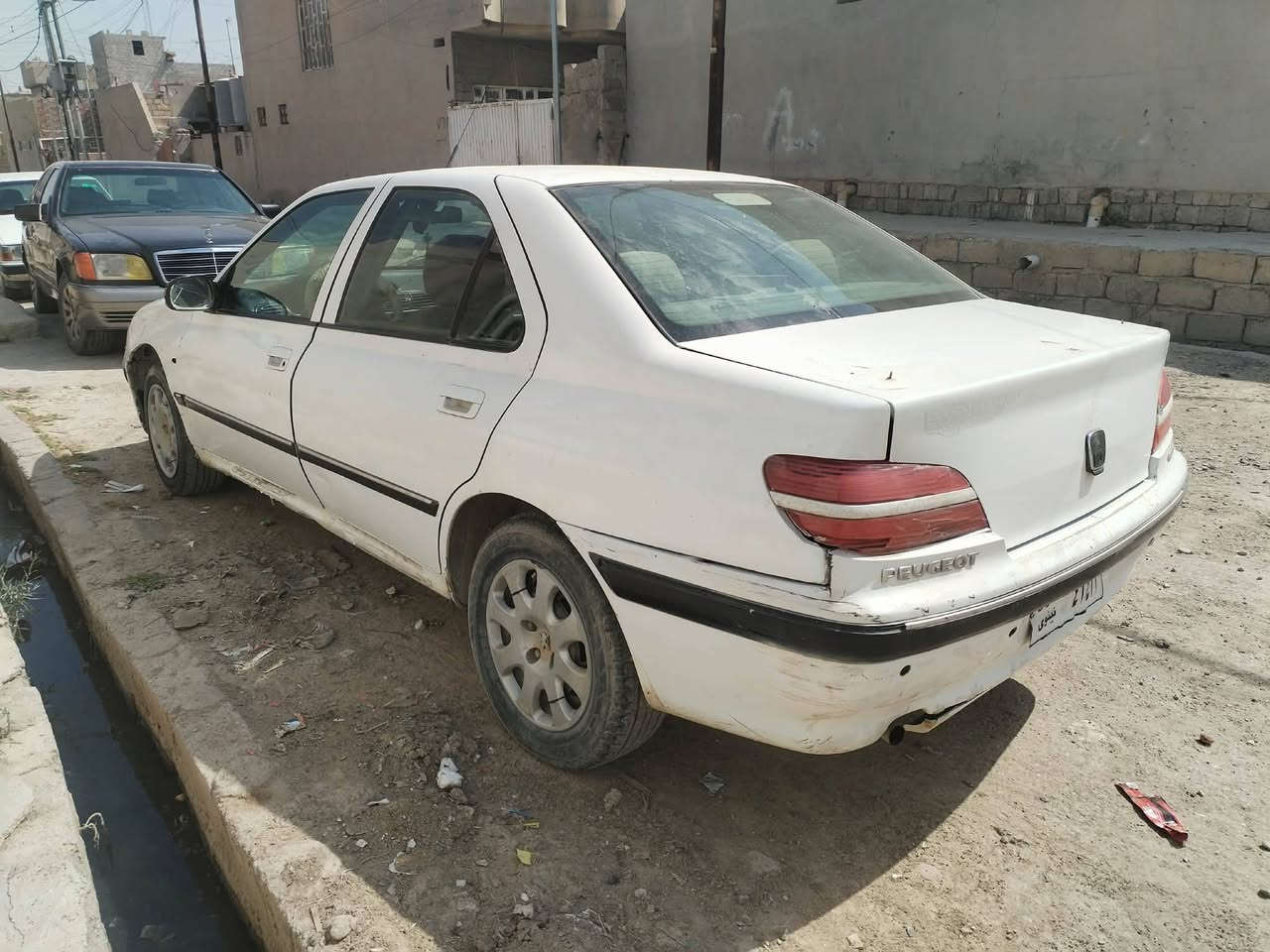 بيجو موديل 2001 فول اوتوماتيك محرك اوكير كوله جديد رقم صدامي نينوى سياره جاهزه ماتصرف عليهه كلشي صدر امامي خلفي جديد كهربائيات كلهه شغاله جام كهرب صبغ بوند بس بدون دواخل وكاله من الوكيل بدون تحويل سنويه خضره حره مو مطلوبه السعر 14 ورقه حك ستوته عنون موصل حي صدام ***********كورك ***********
