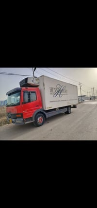 مارسيدس اتيكو موديل ٢٠٠٣  مكينه اربعه  طول سته وربع  تبريد منفصل  تبري...