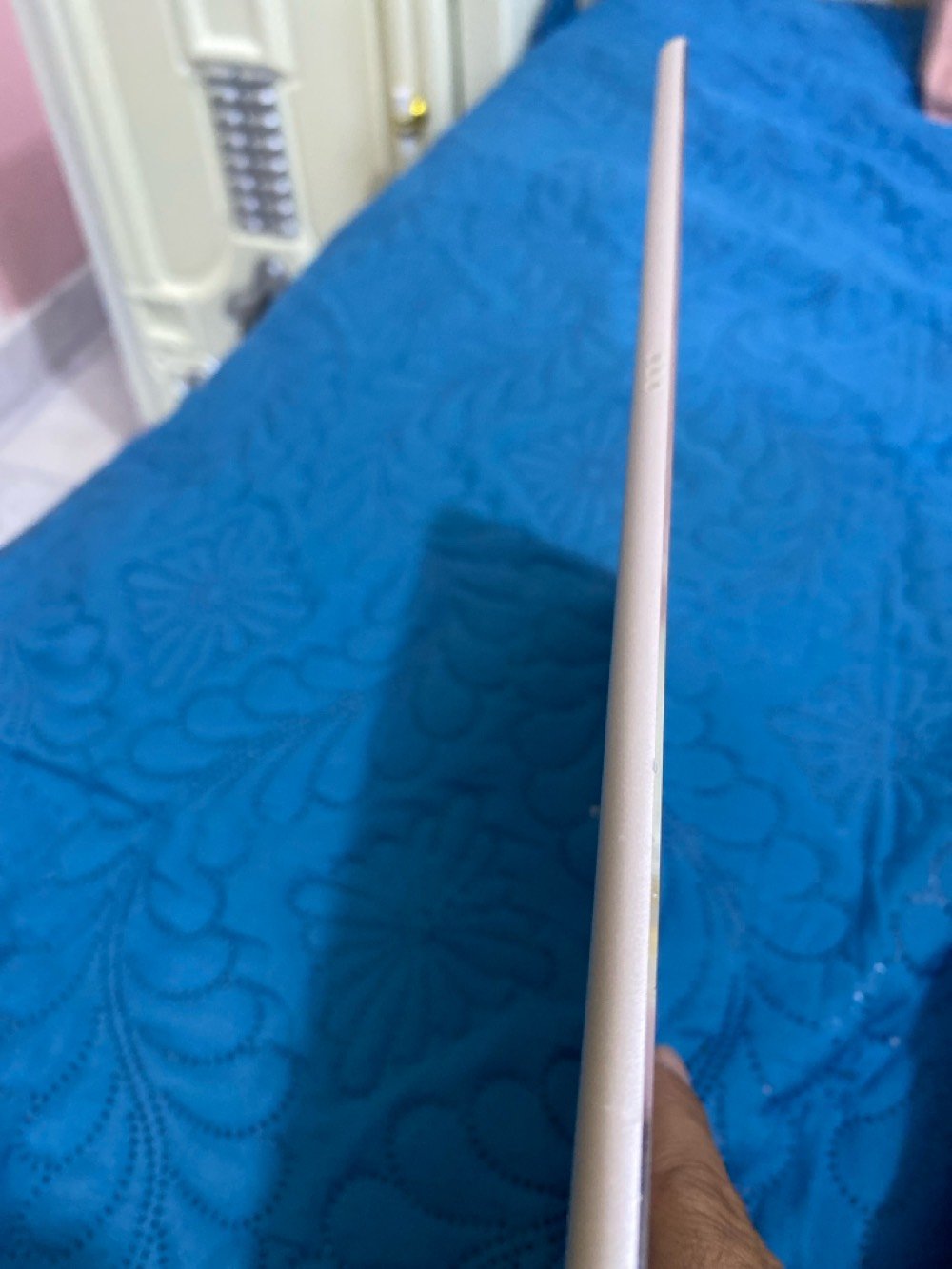 الناصريه مركز حي الشموخ  ايبادجيل ثاني حجم شاشه 12/جهاز فقط شاحنه ويا او مراوس اب ايفون 11لو اب كس ماكس 