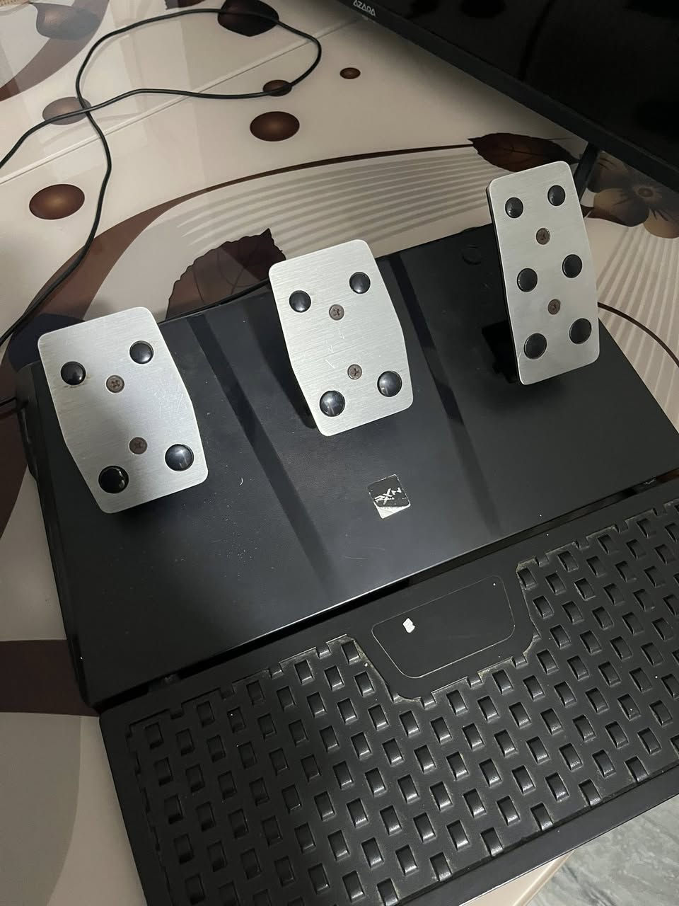 السلام عليكم دركسون pxn للبيع كامل كلشي مابيه وياه الدواسات والكير عادي٦نمر السعر:80وبي مجال قليل ***********
