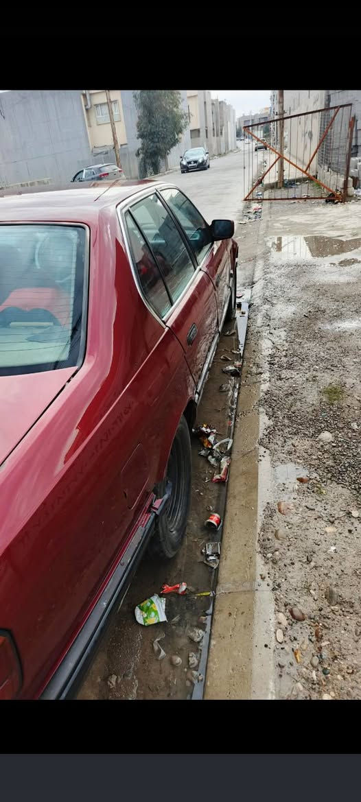 بي ام 735محرك وكير شرط سياره حلوه كير عادي شرط التحويل من الشرعي وكيل سياره كلشي واضح بل صور تجي وتشوف بعينك سسسسسسسعر 30وبيه مجال قليل اتصل على ***********او كورك العنوان حي سومر
