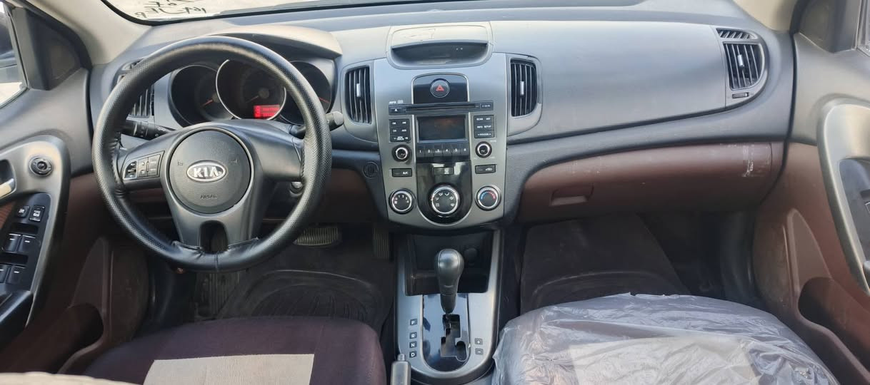 کیا سیراتۆ 2010
4پارچەبۆیاغ
گێڕ و مەکینە و تەبرید  و توندو تۆڵی بەشەرت

تحویل و غەرامە بەشەرت
سعری// 78 گەڵاو معامەلە
شوێن// سەنگەسەر
*********** ڤایبەر و وەتس ئاپ
***********
