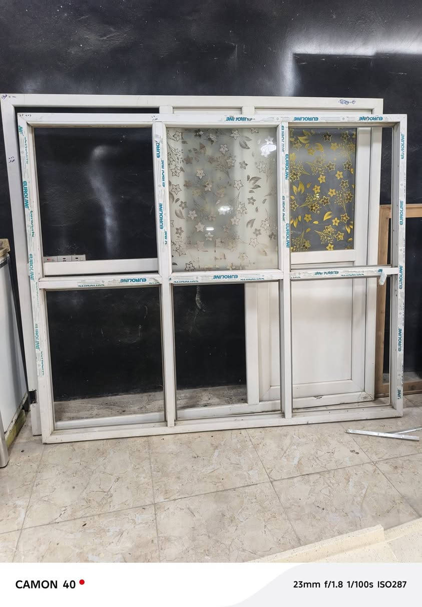 للبيع كلشي وسعره قياسات شبيج طول 190 عرض 226 شباج+ وباب طول 200 عرض 226 باب طول 186 عرض  192  شباج عرض 113 طول 182        ***********
