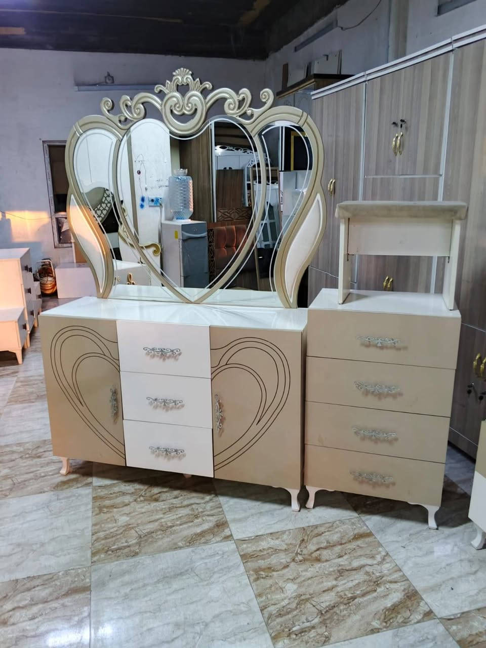 غرفة سلايت ٨ قطع 
للاستفسار ***********
