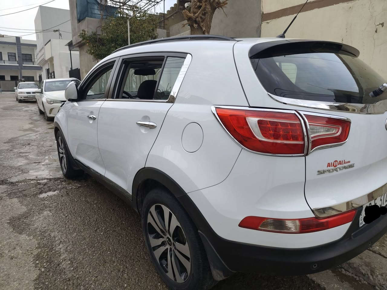 كيا سبورتاج ٢٠١٤ خليجي فول
المواصفات :
. محرك ٢٠٠٠ 
. كير ٦ نمر +اتوماتیک
. تحدید سرعة
. بصمه عدد ٢
. بانوراما+سلاید
. مري طي
. نظام مانع تزلق + نزول منحدرات
.  خمسه ويل كروم
. مراية اوتو + كاميرا
السيارة بيه  بارد بس جاملغ سکن 
يتصل على ***********
واتس (***********)
