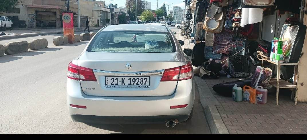 رينو سه فران ٢٠١٤ خليجي يه ك پارچه بوياخ سه ياره كه له شه ريكه وه ٢ وه م ده سته كامل سيرڤس كراوه تايه ي ١٠ روژه بو به سراوه سيعري ٩٢ گه لاو معامه له يه كي كه م  *********** السليمانية, العراق

