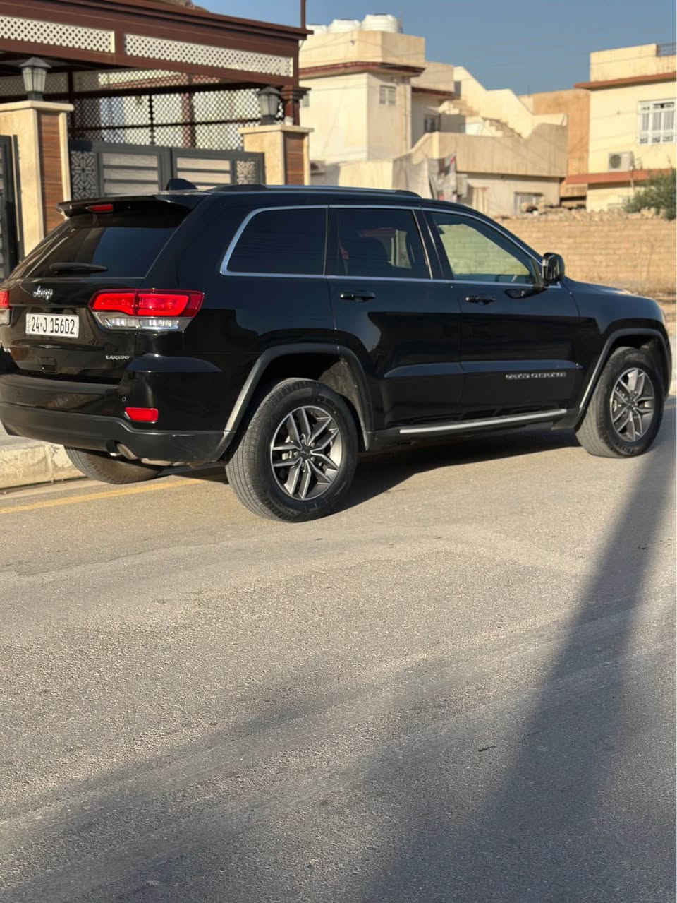 جيب لاريدو  موديل ٢٠٢١  سياره كلين تايتل حتى دعاميات بدون صبغ فقط تعديل بارد باب السايق مقدار شبر فقط 
سياره ماشيه ٤٩ الف مايل سياره جديده مال بيت 
موصفات نص فول 
 سعر سياره ٢٤٥ ومجال 
***********
*********** 
عنوان السياره موصل بعشيقه 
￼ أربيل, العراق

