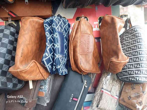 تصفية جملة
محفظة يدوية باك فقط 
مختلف الانواع والموديلات
درزن ب١٠ الاف 
شلع كلهن مايقارب ١٠ درازن او اقل
اذا درازن مو كلهن ب١٢ الف 
تطلع ب٨٥٠ دينار تقريبا

مكتب الكرادي للحاسبات والالكترونيات .. ❤️❤️❤️
ذي قار .. قضاء الرفاعي .. شارع الخطاطين .. قرب احمد النجار 
💜💜💜
بادارة نصير الخفاجي 🤎🤎 
واتساب  ***********
