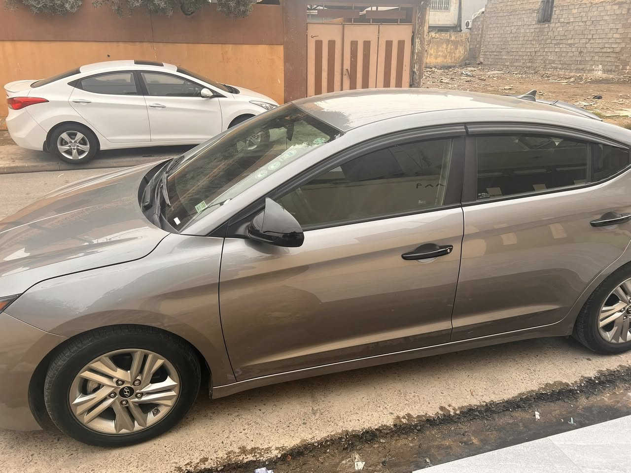 بيع مستعجل السعر 127 قفل الانترا 2020 نص فول امريكي الظرر بونيد صبغ وجاملغ مبدل وبارد بل سقف شبرين فقط بدون دواخل شرط ومحرك وكير شرط سنويه وهزه جديده بسمي السياره ماشيه 89 ميل للاسفسار ***********
