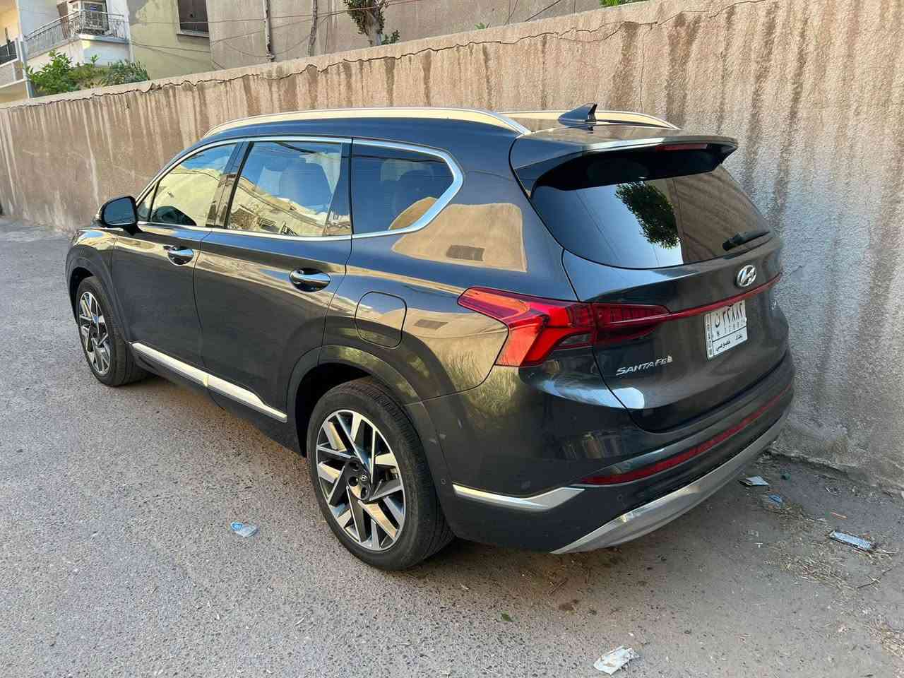 السلام عليكم
سنتافي 2022
السعر ٢٤٠ 
وار امريكي حادثها مرضح بالصور جاملغ وبنيد 
رقم بغداد باسمي 
فول مواصفات للاخير 
محرك ٢٥٠٠تيربو 
مكان بغداد ***********
