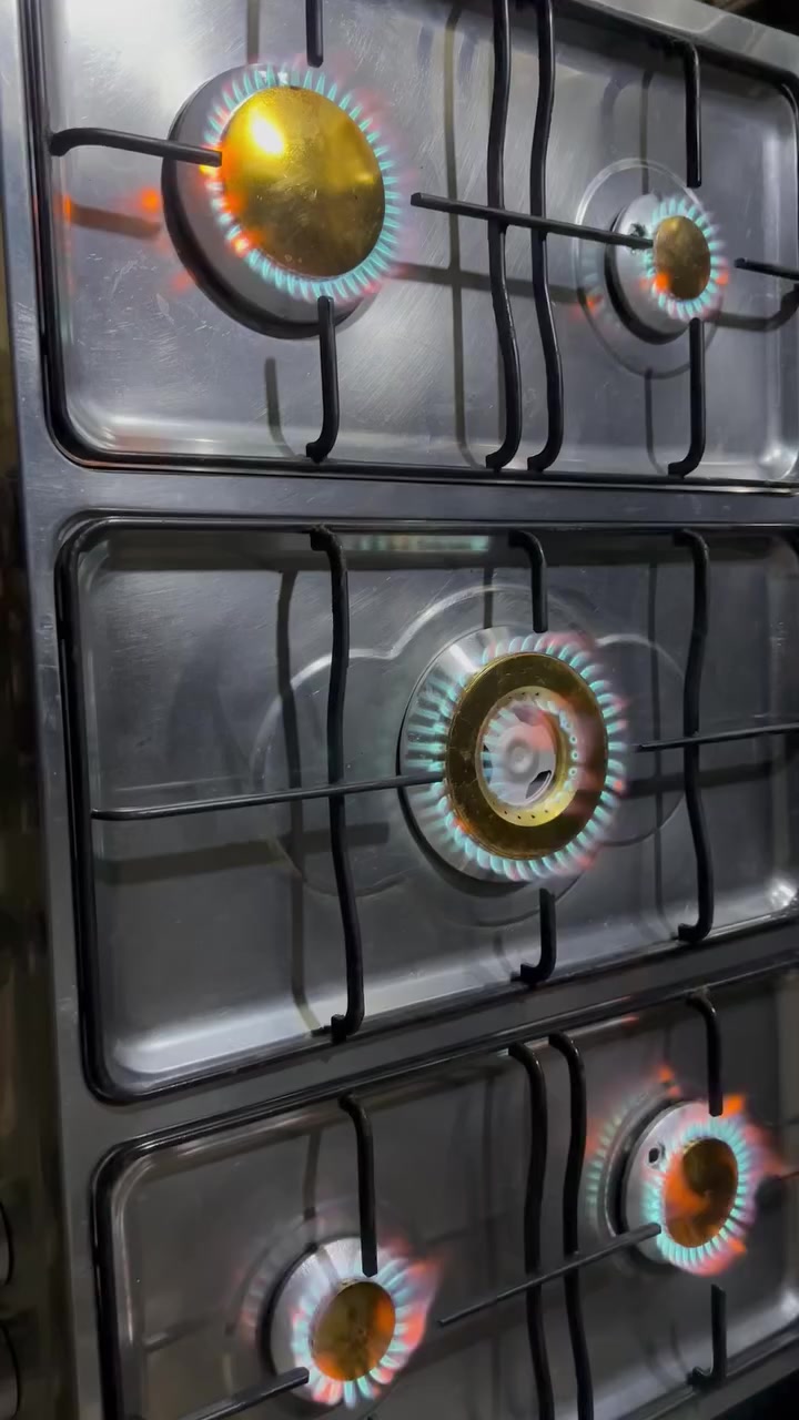 السلام عليكم 
فريش جامبو نيو العين الزرقاء اخواالجديد غراض كاملة افران مزدوج نار زركه السعر 250 وبيه مجال بسيط ***********اتصال او واتساب
