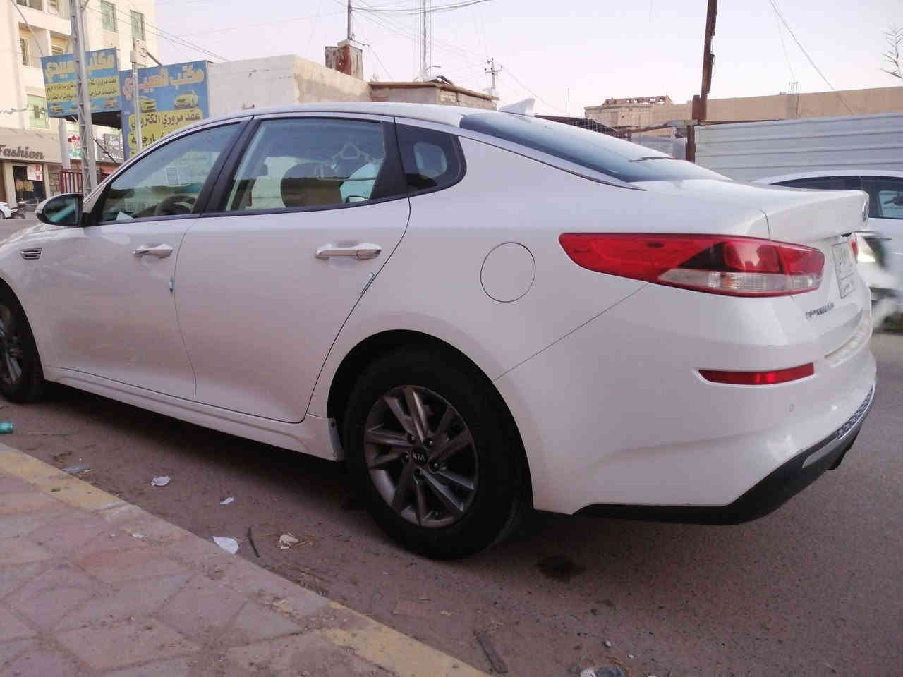 السلام عليكم
كيا اوبتما 2020 وارد امريكي بدون حادث
ماشيه 107 حقيقي
حجم المحرك 2,400 GDI مفتوح كازكيت  فقط
رقم بغداد 
مواصفات ماعدا الفتحة والبصمة
شاشه كبيره تدعم كار بلي
زنون + ليد نهاري
كاميرا خلفيه متحركة
حساسات خلفيه
اشاير بالمري
رادار جانبي وخلفي
وضعيات قيادة رياضي واقتصادي واعتيادي
تحكم ستيرن كامل
مثبت سرعه
تحديد مسار
مانع ازلاق
السعر 157وبيها مجال
الانبارــــــــ الحبانية ــــــ حصيبة الشرقية 
هاتف ***********
