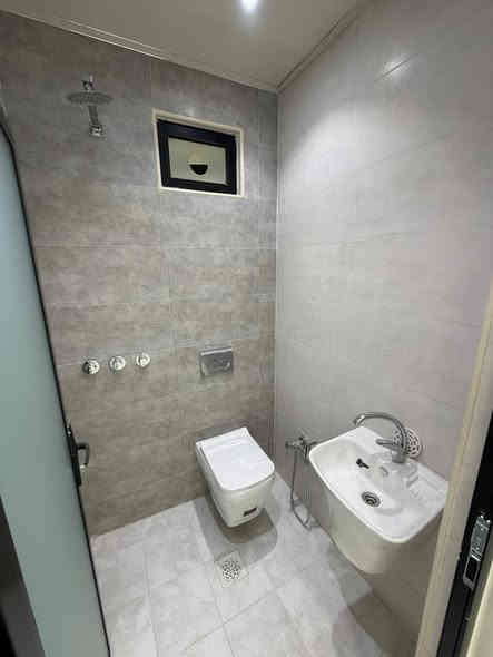 للبيع  #الغزالية
مساحة ٥٠م
واجهه ٤م نزال ١٢،٥م

الغزالية الكفاءات العدل الثانية محلة ٦٤٩
بناء من الاساس  📣
يحتوي على
🔴صالة
🔴مطبخ
🔴صحيات ٢ 
🔴غرف نوم ٣
للاستفسار الاتصال 
***********
او زيارة المكتب في الغزاليه شارع البداله مقابل الكوخ 
مكتب الهندسي للعقار
