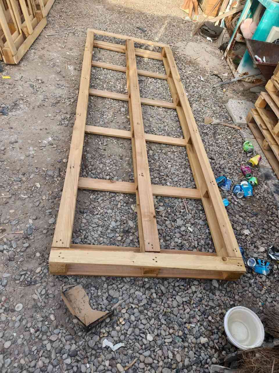 سلام عليكم اسكيب للبيع 
قياس 290*110
عنوان بغداد 
رقم ***********
