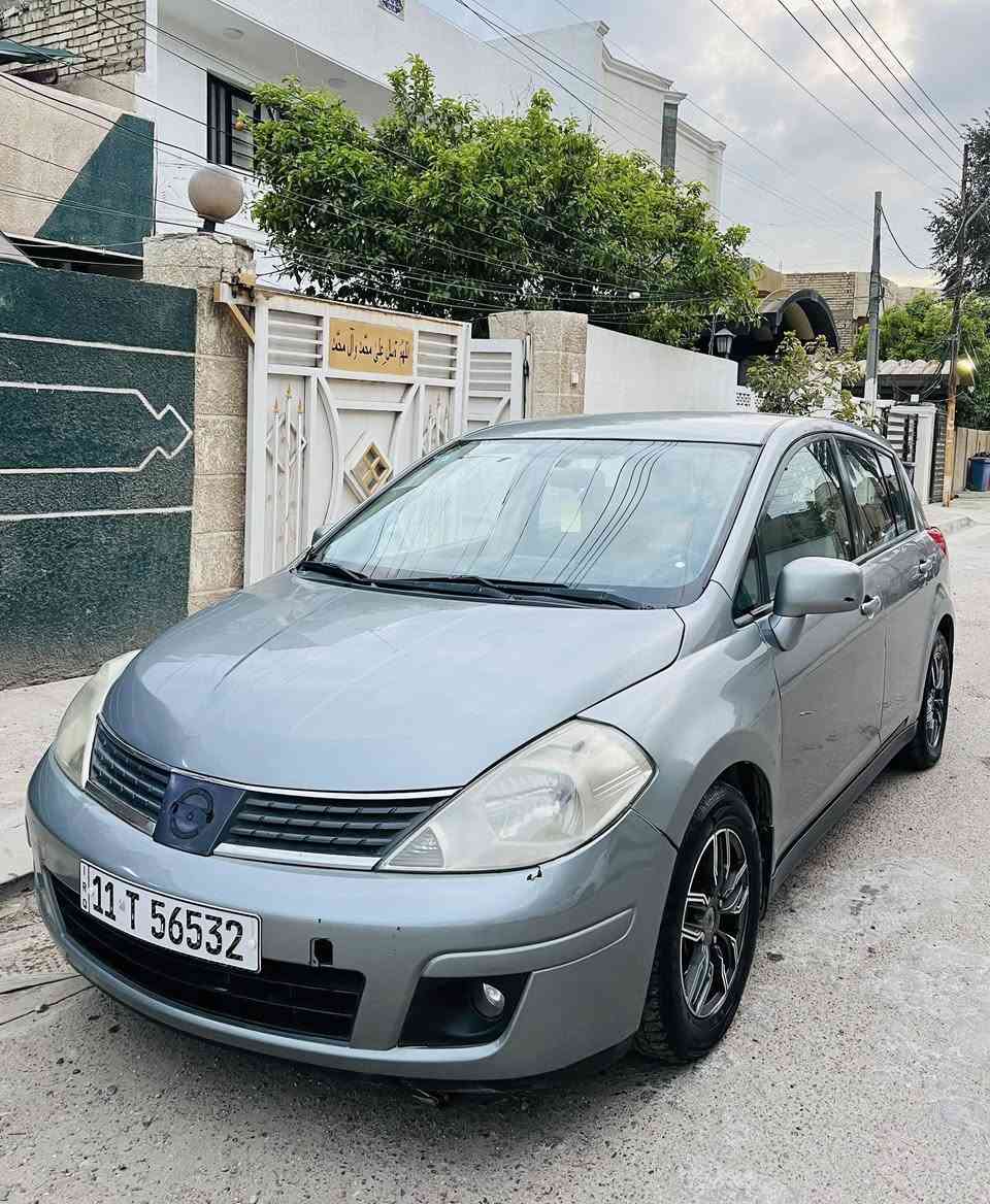 السلام عليكم
نيسان فيرسا 2011 

رقم بغداد انكليزي (بأسمي شخصياً) 
قطعتين صبغ  بدون دواخل 
كير مكينه خير من الله 
ادامة كامله 
كهربائيات كلها شغاله 
 
غرفه نظيفه كلش 
السعر 68 مجال بسيط كلش 
 بغداد الغزاليه 
***********
