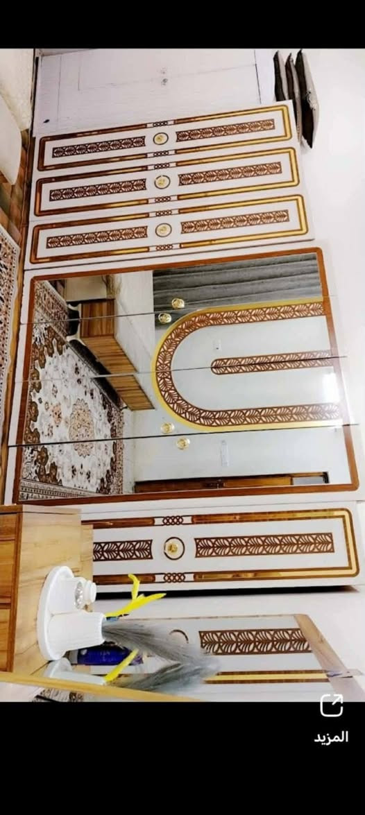 يا الله متاح غرفه تركي ضخمه عشر قطع كنتور وياه ملقح وجربايه وتابوت وميز مرايه ومرايه اضافيه وكومديات ثلاثه غرفه كامله نضيفه السعر 850 وبيها مجال العنوان البصره القبله حي القائم  
***********
